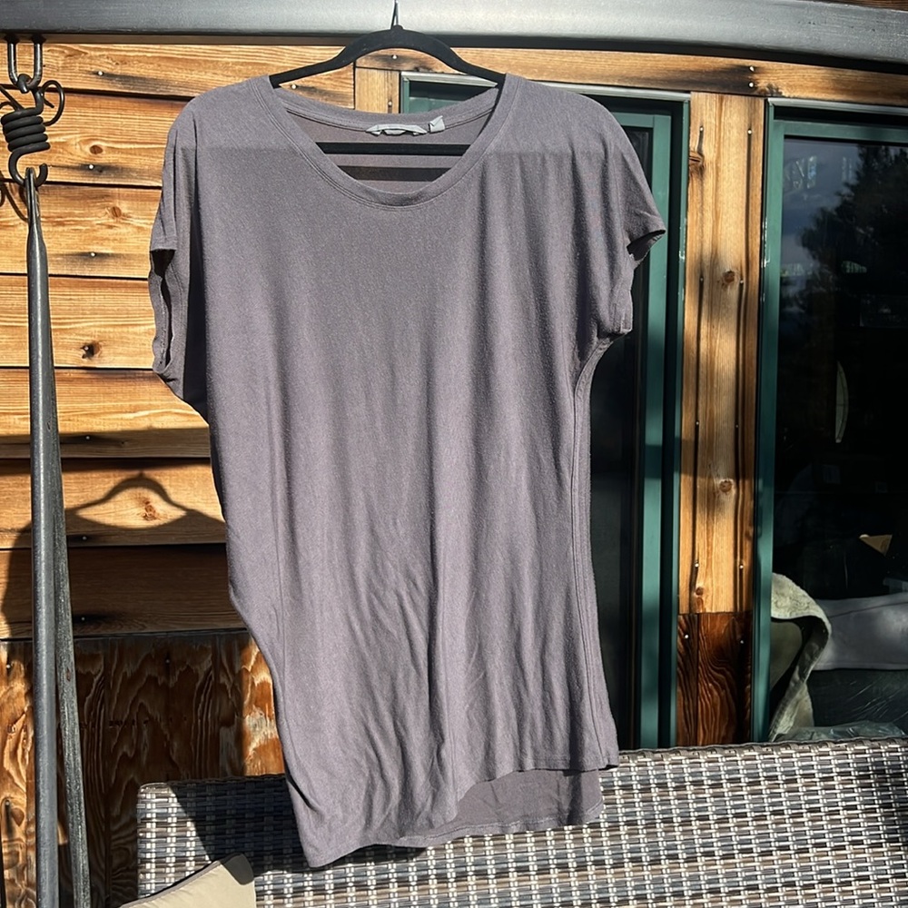 Athleta Threadlite ASYM Relaxed Asymmetrical Short Sleeve Jersey T-Shirt Small - Picture 6 of 15